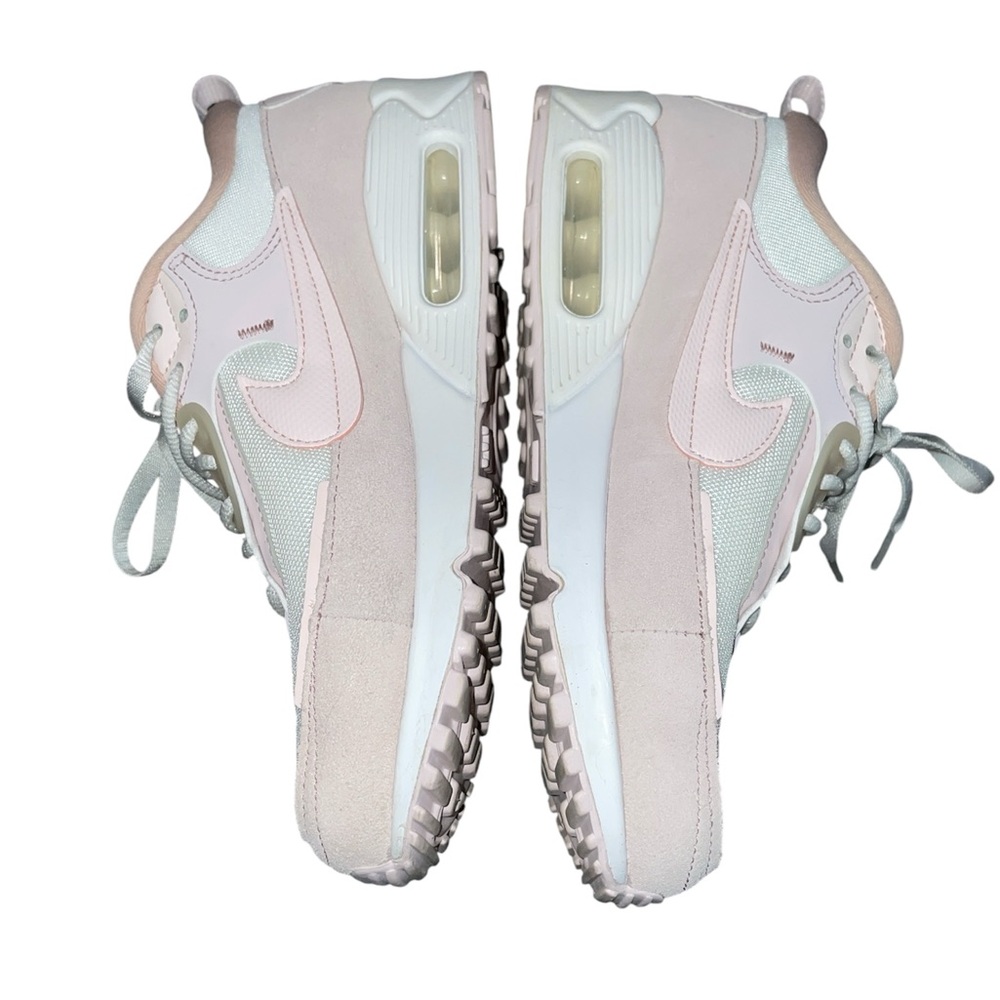 Nike Women's Air Max 90 Futura Casual Sneakers from Finish Line Size 7 K-6 - Picture 3 of 6